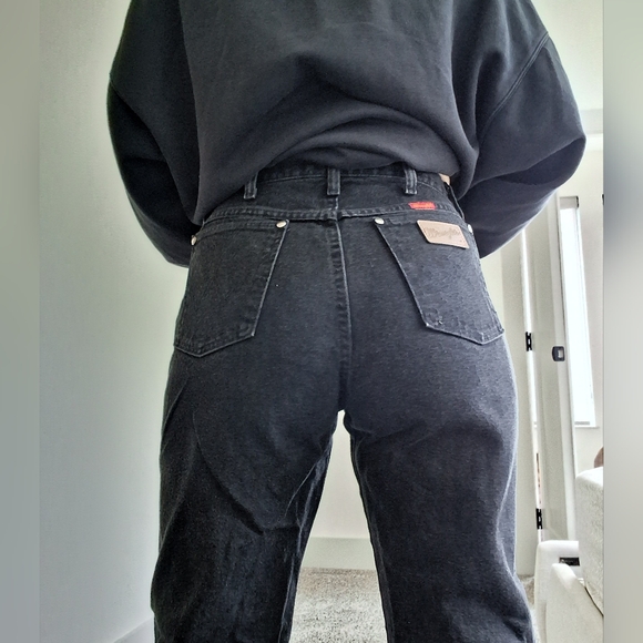 Wrangler Women's Dark Gray Relaxed Jeans Size - Picture 4 of 6